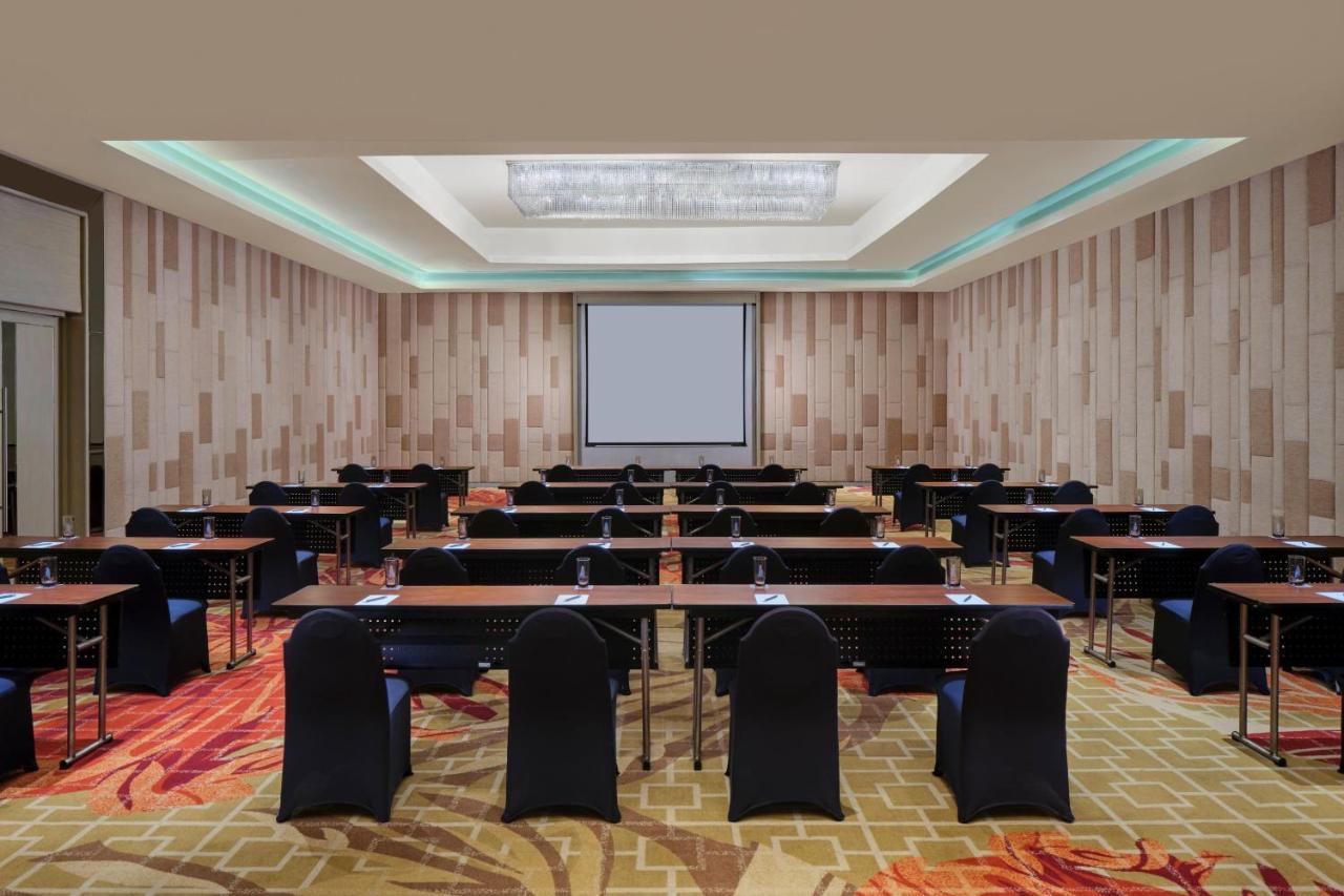Sheraton Bandung Hotel & Towers Экстерьер фото